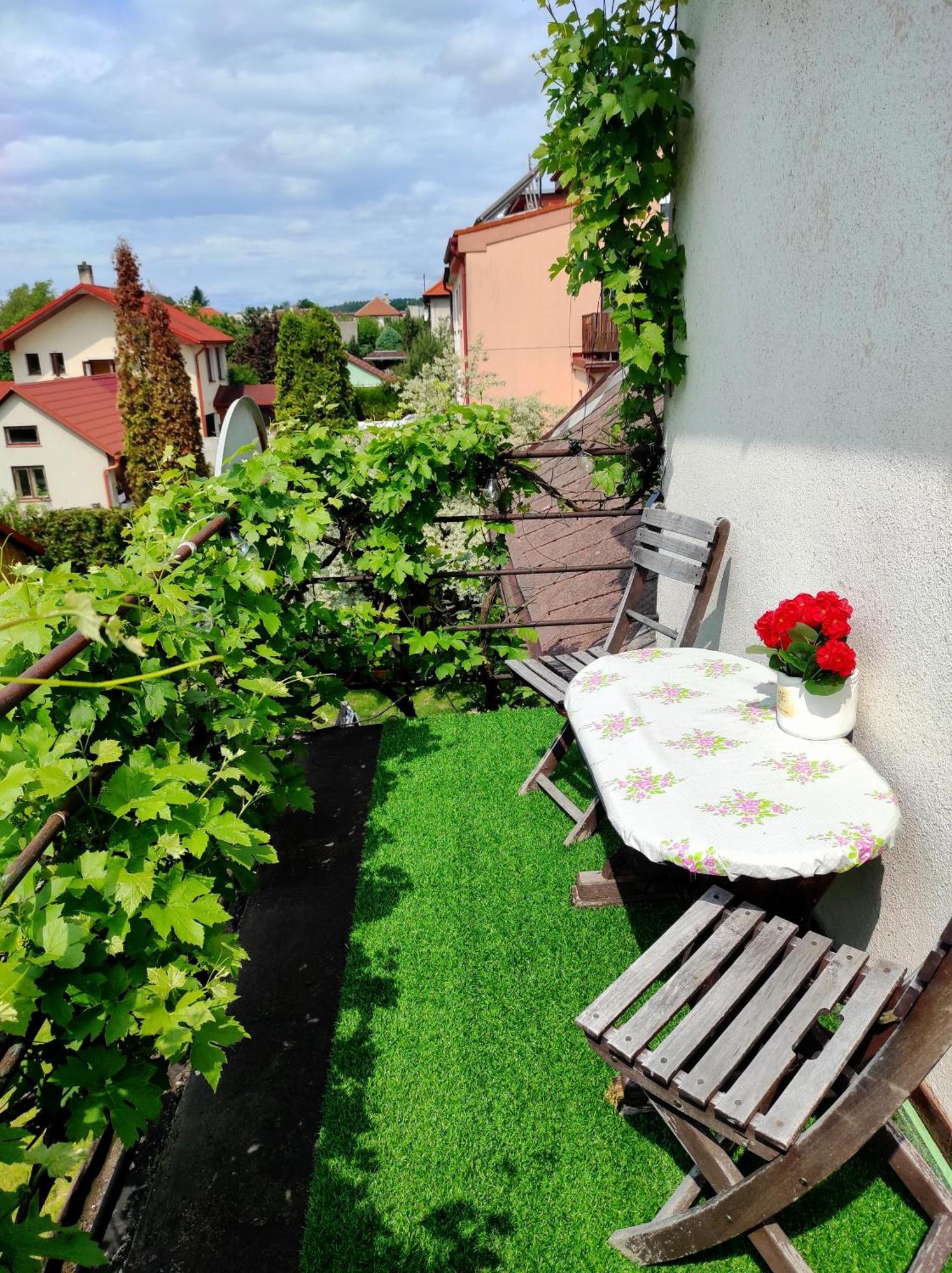 Apartment Telc Hradecka Exterior photo